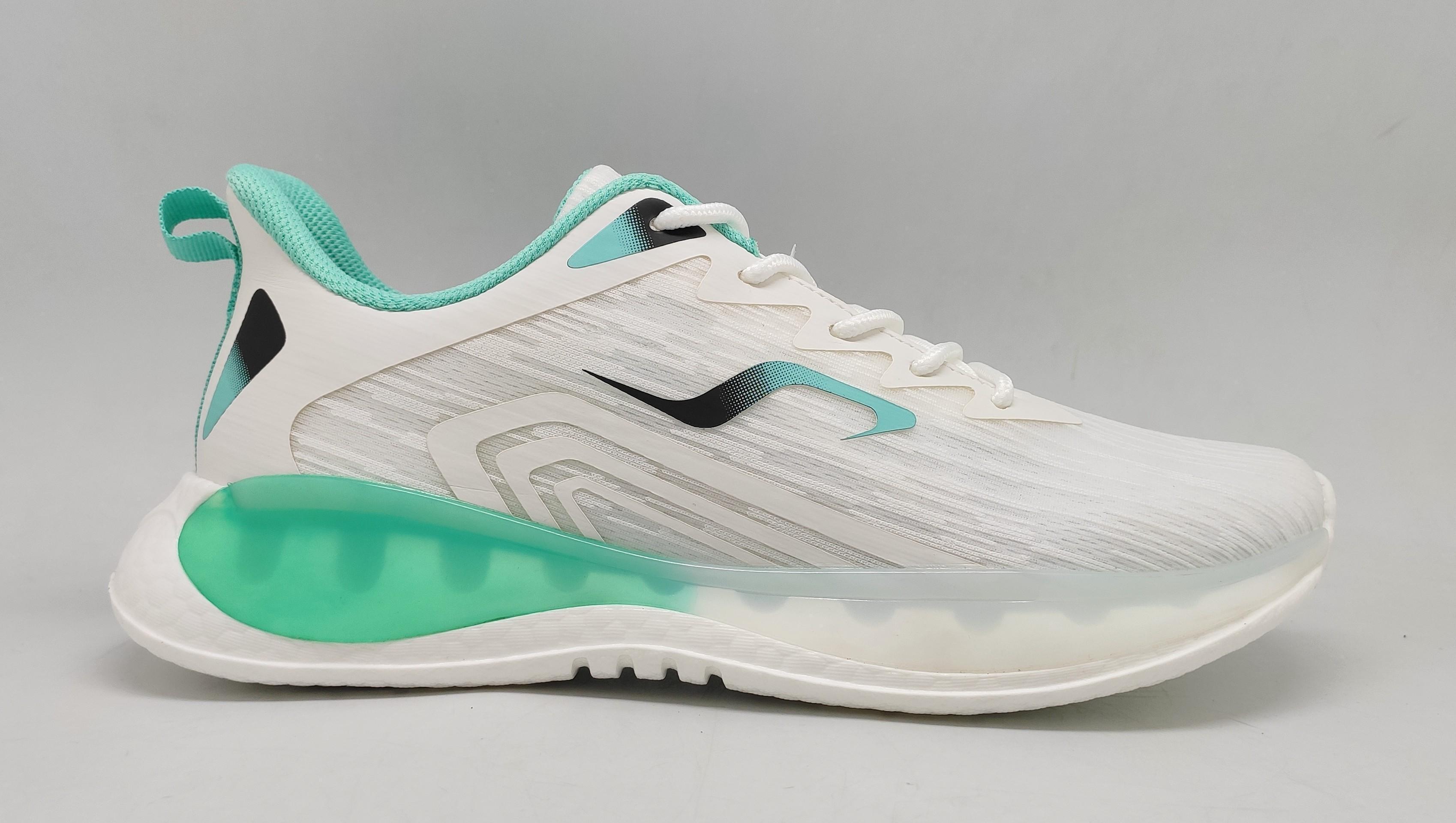 Mint Accent Runner — men's athletic footwear